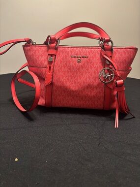 Michael Kors Sullivan Small Logo Top-Zip Tote Bag in Germaine/ Red